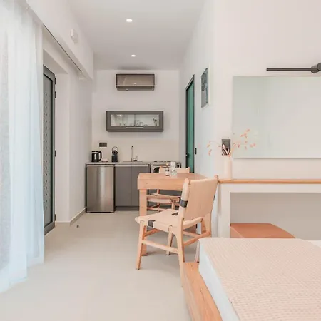Plakakia Luxury Μακρύγιαλος