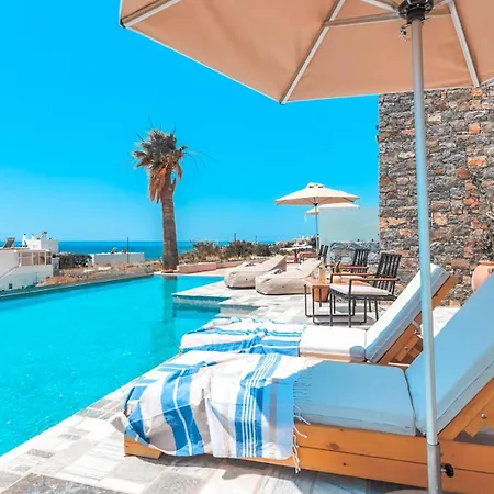 Plakakia Luxury